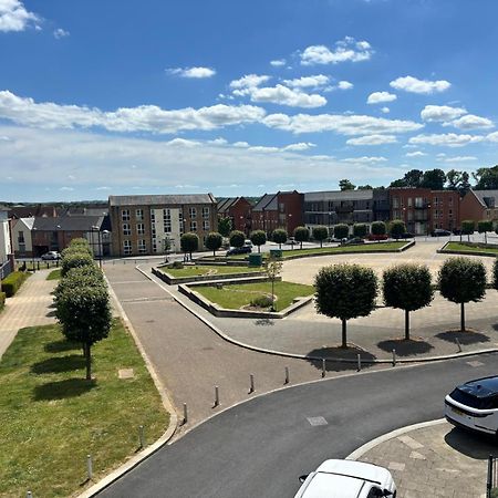 Luxury 2 Bedroom Northampton Townhouse With Balcony Exterior foto